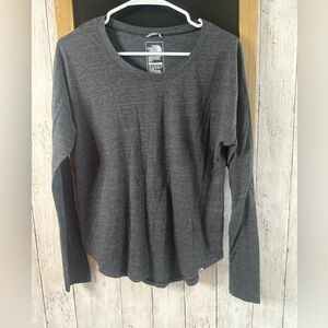 The North Face Tee Shirt Womens S Gray Classic Fit Long Sleeve Performance 109